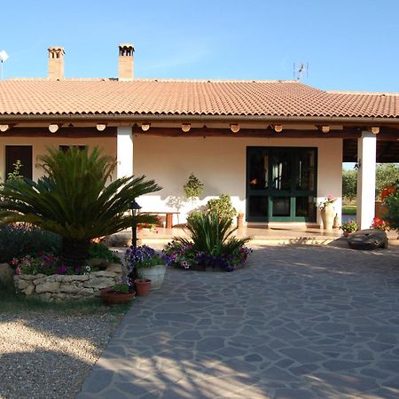 Agriturismo Villa Degli Ulivi サン・ヴェーロ・ミーリス エクステリア 写真